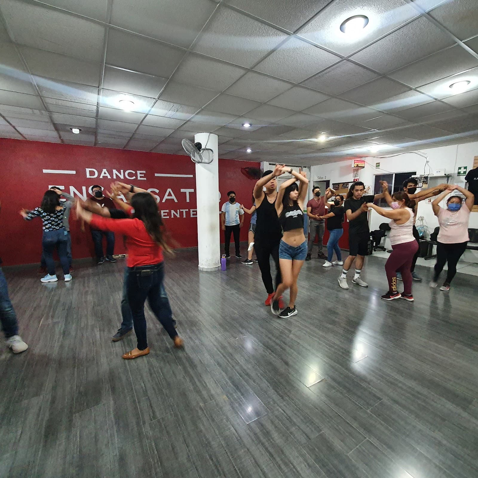 Dance school in Querétaro, EnsalsateQ Sucursal Tejeda, Salsa, Bachata, Cumbia and Kizomba, Coreografías XV años, Twerk, Zumba. Qro.