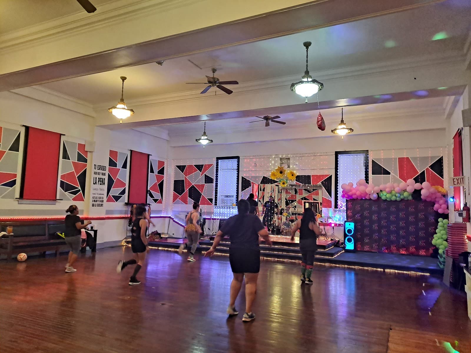 Noa Noa Dance Fitness Club. Omaha, NE