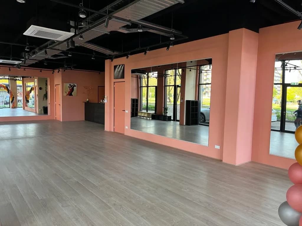 Nova Dance Utrecht | Salsa Utrecht | Bachata | Kizomba | Cubana | Cubaanse Salsa | Latin Dansen Dansschool Utrecht. Utrecht