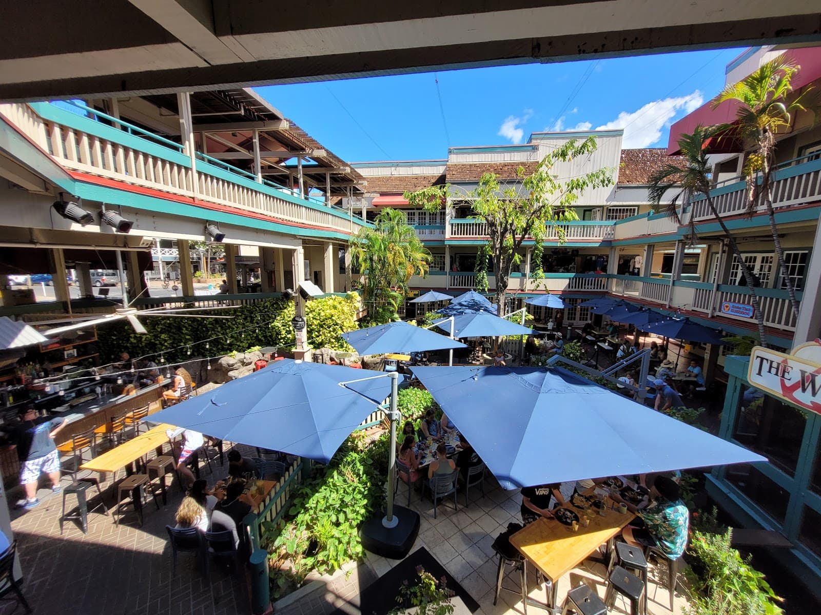 Down The Hatch Maui. Lahaina, HI