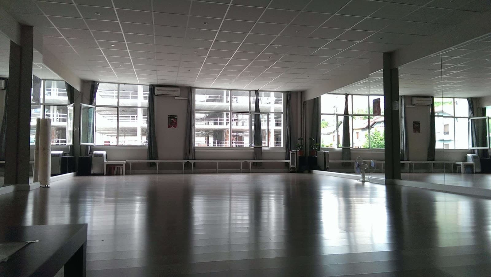 Escuela de baile BIZKAISALSA - Clases de salsa en Bilbao, Zouk, Bachata.... Bizkaia
