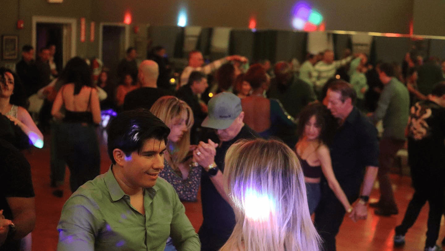 DJ Edwin Martinez - Salsa Social New Jersey. Bergenfield, NJ