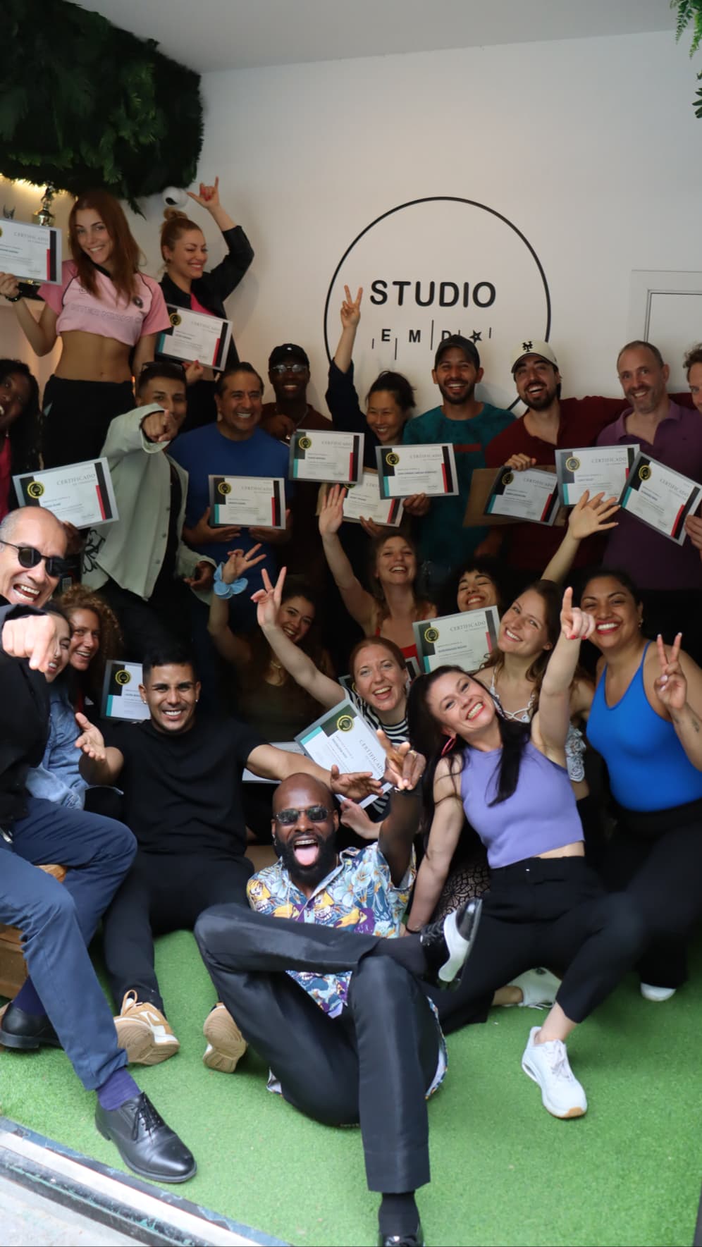 EMDSTUDIO · Tu Escuela De Salsa Caleña. Barcelona, CATALUNYA