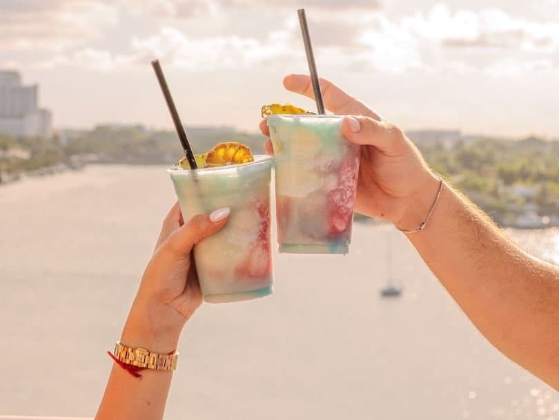 Sunset Club | Rooftop Restaurant & Lounge. Miami, FL