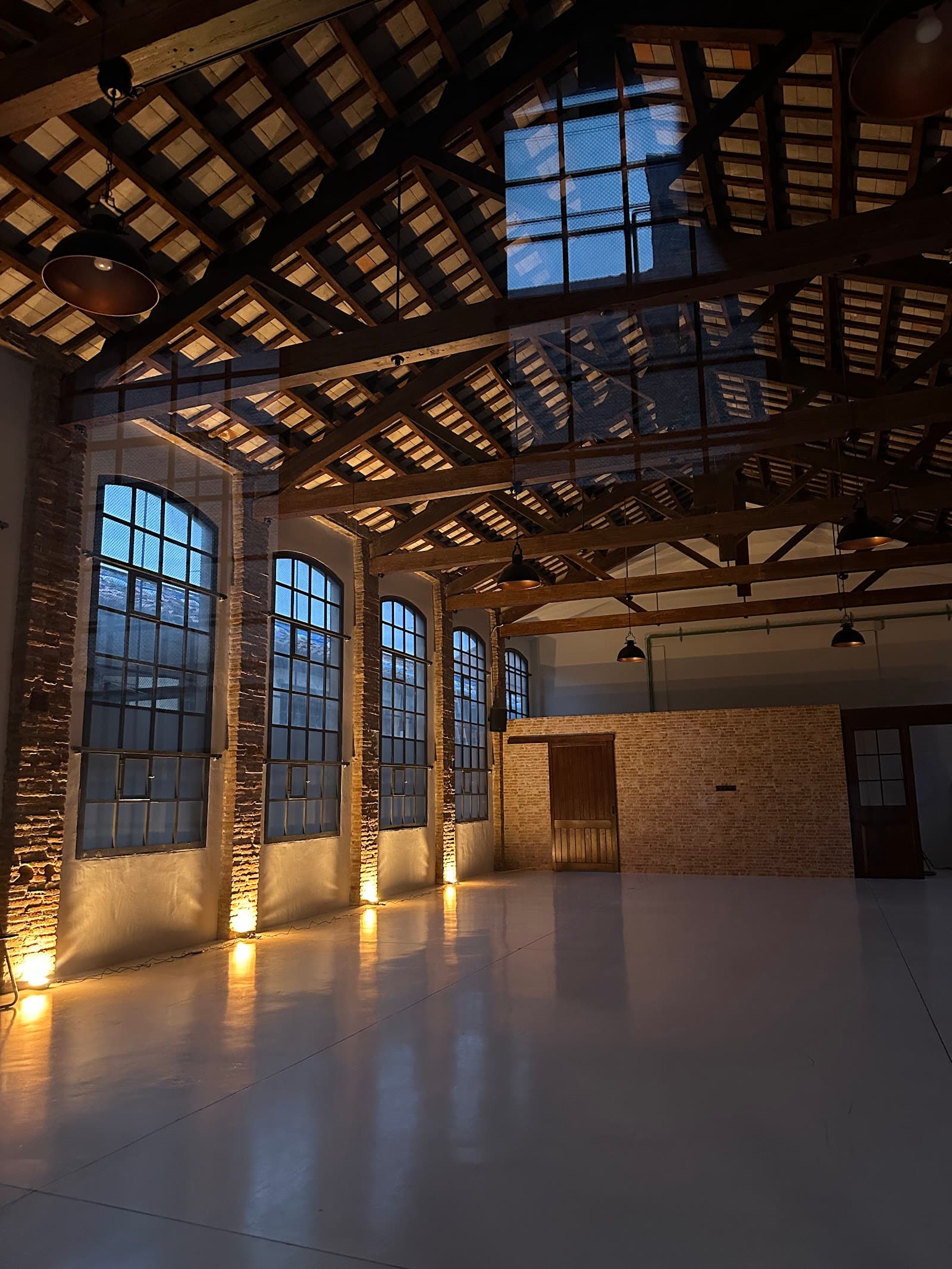 Mambo Dance Factory | by Alex y Susana | Escuela de baile | Clases de Salsa y Bachata en Terrassa. Barcelona