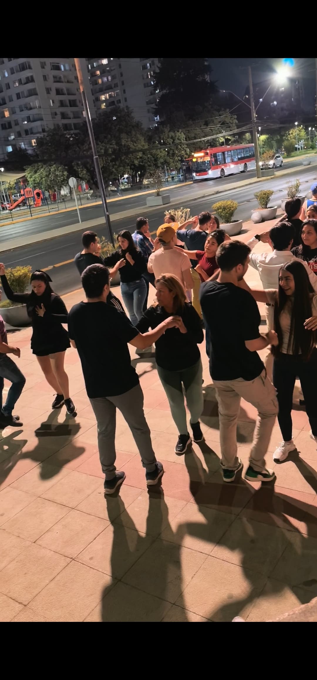 Muévete On Tour | Clases de Salsa y Bachata San Miguel. Región Metropolitana