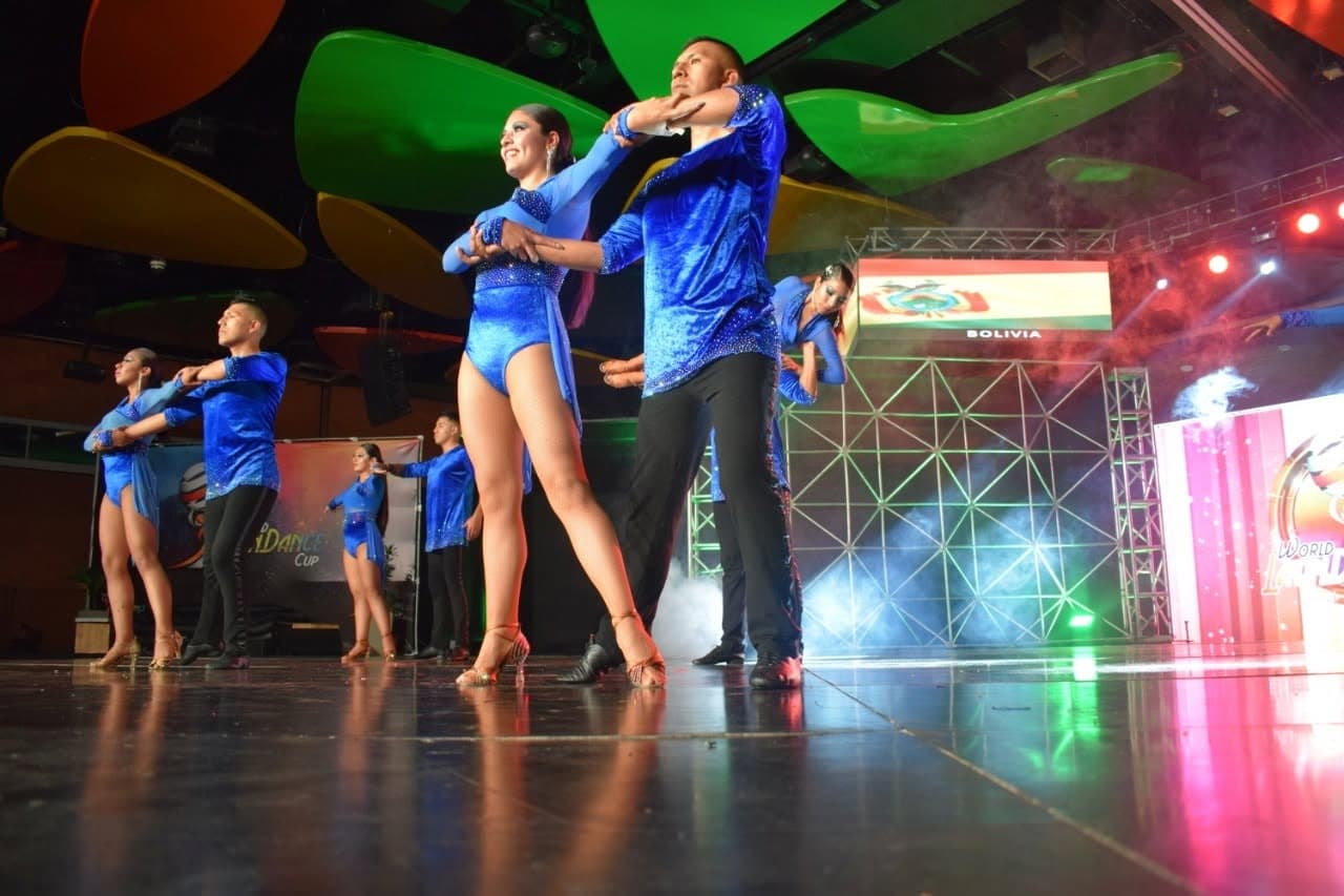 Bolivian Salsa Dancers. Municipio Nuestra Señora de la Paz, LA PAZ
