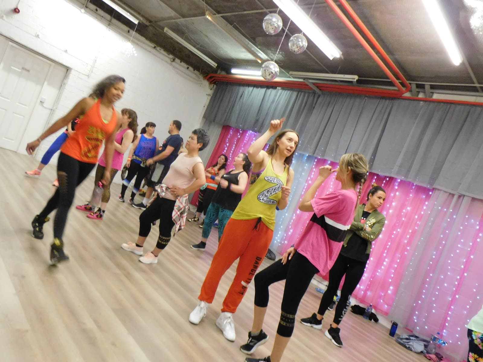GWA Dance & Fitness. D10 Yw77