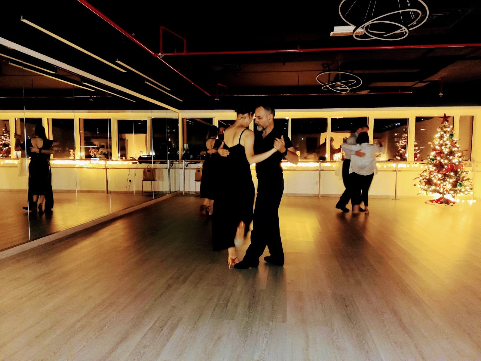 Dance Case Studio - Best Dance Academy Dubai. Jumeirah Lakes Towers, DUBAI EMIRATE